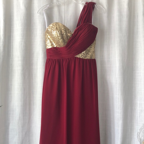 Gorgeous Bridesmaid/Prom Dress - Picture 2 of 7